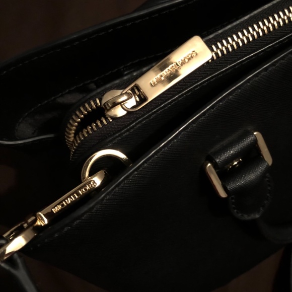 Michael Kors Savannah purse / Sacoche noir - Picture 5 of 5
